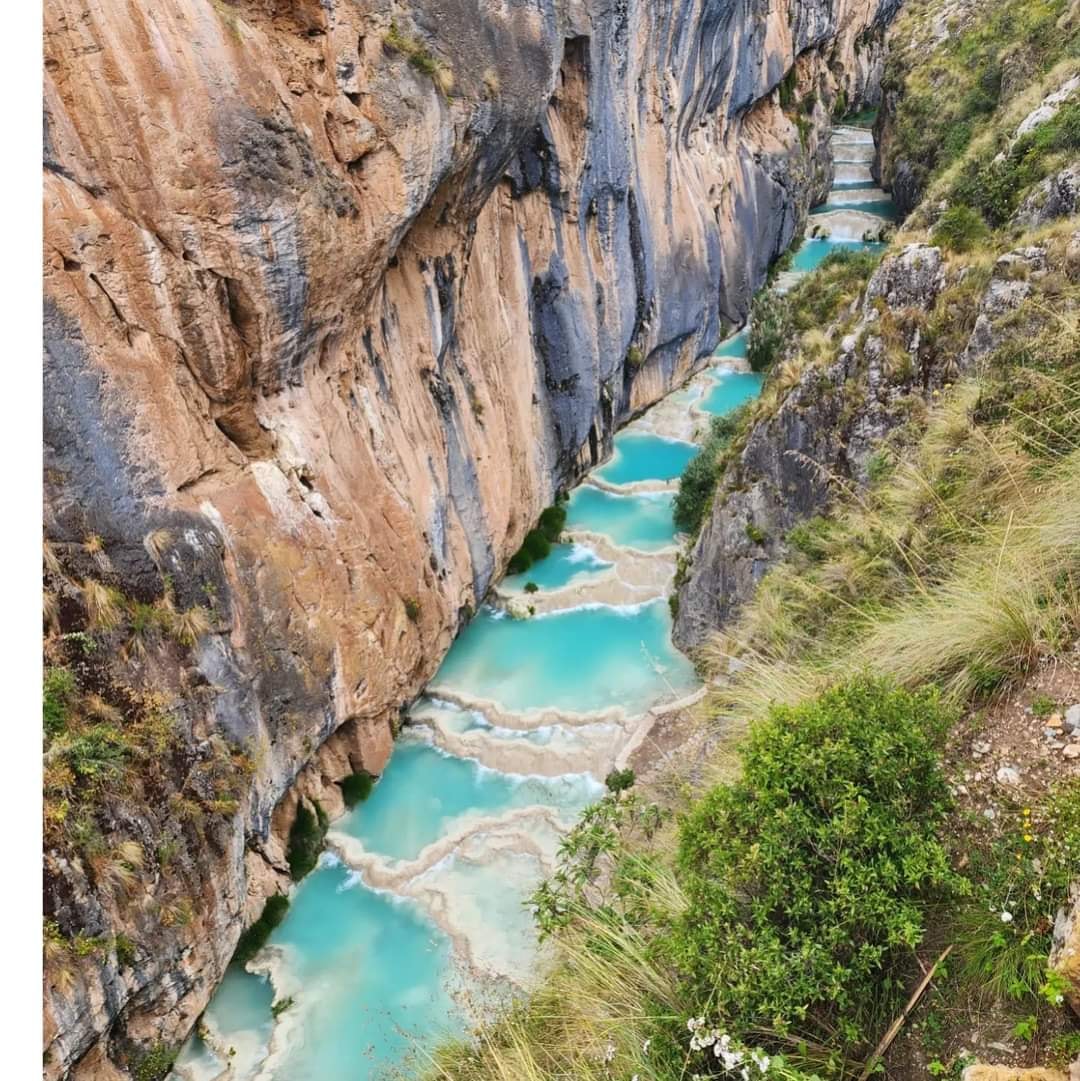 AGUAS TURQUESAS